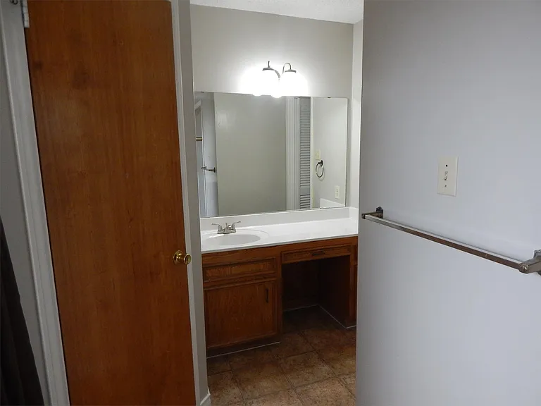 4503 River Oaks Dr — Photo 37