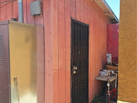 5th image of 1031 S Ditman Ave