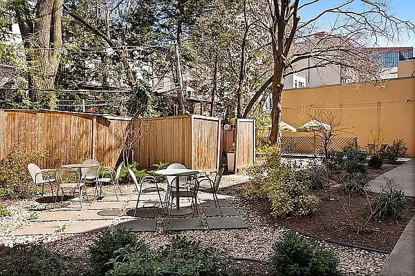 Rented by SERHANT. | media 5