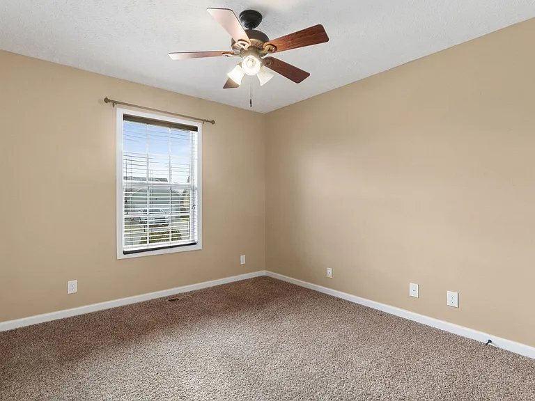 1390 Whitt Ln — Photo 19