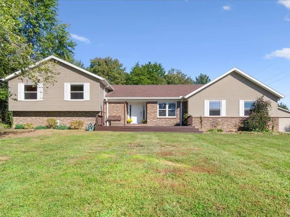 2718 Pine Tree Dr, Evansville, IN 47711