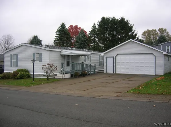 34 Randy Dr, Akron, NY 14001