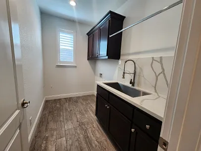 1160 Brighton Way — Photo 8