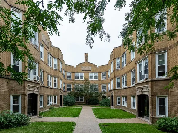 4828 W Addison St #E3, Chicago, IL 60641