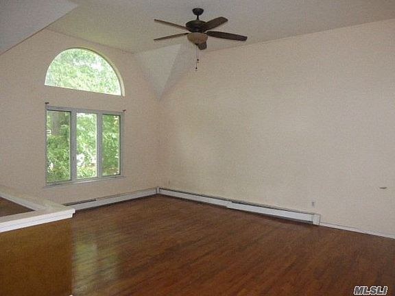 4th image of 165 Hudson Ave