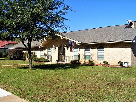 3rd image of 1600 Rockmoor Dr