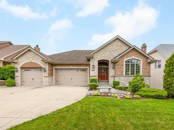 471 59th St, Lisle, IL 60532
