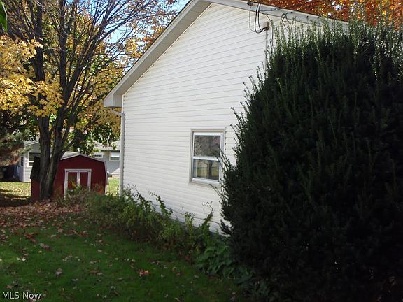3rd image of 3431 Darbyshire Dr