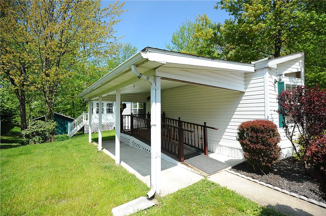 1919 Northwood Ln photo 1