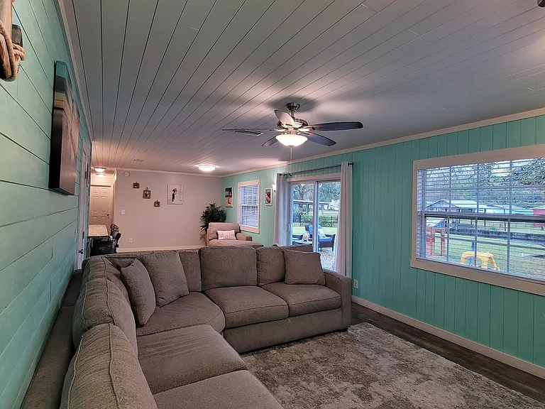 481 Creighton Rd — Photo 12