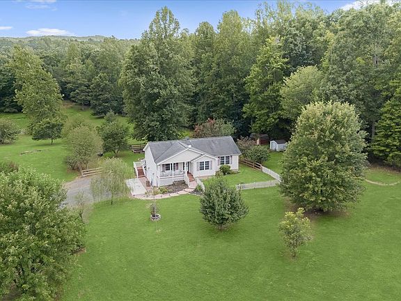 2nd image of 10367 Hidden Lake Ln