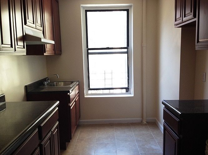 1st image of 214 E 112th St