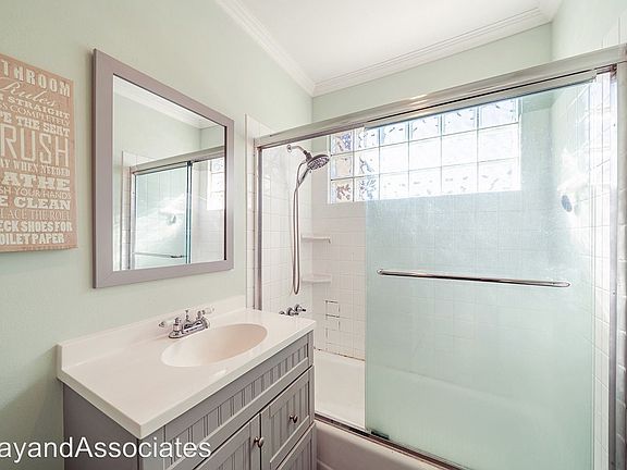 5th image of 1042 W 212th St