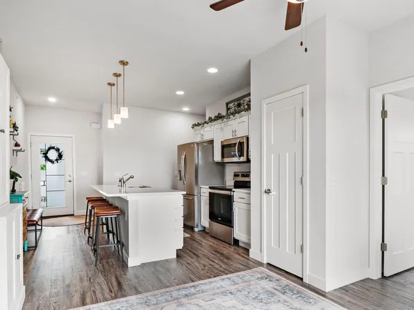 5527 Prairie Place Drive, Mcfarland, WI 53558