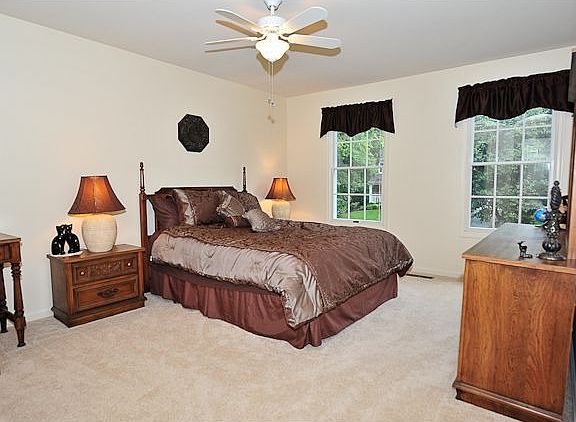 6410 Creek Bed Ct, Centreville, VA 20121, USA