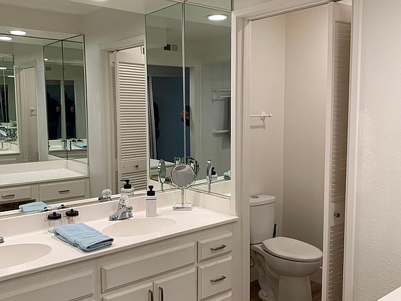 3rd image of 6960 Hyde Park Dr Unit 7