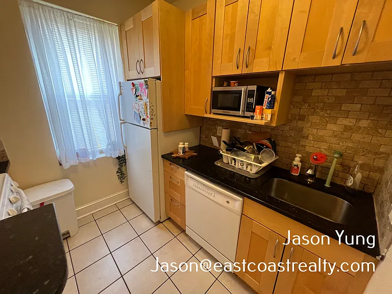 25-29 Queensberry St #20 — Photo 2