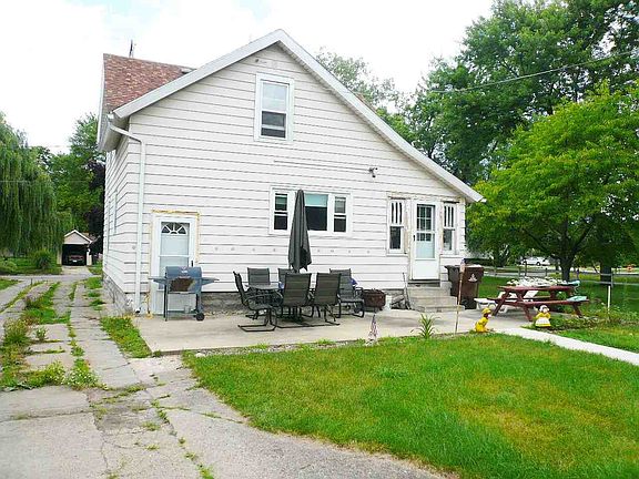 4th image of 1403 Losey Ave