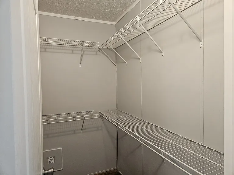 Kitchen walk-in pantry