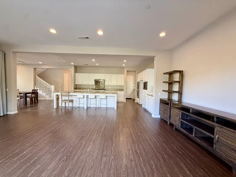 667 E Desert Willow Rd — Photo 24