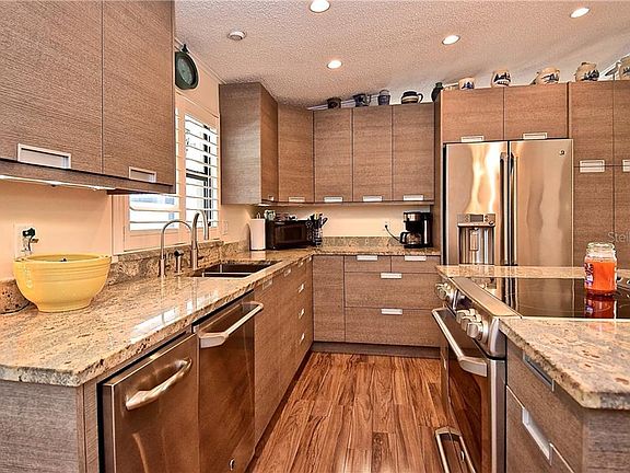 3rd image of 163 Duchess Ave