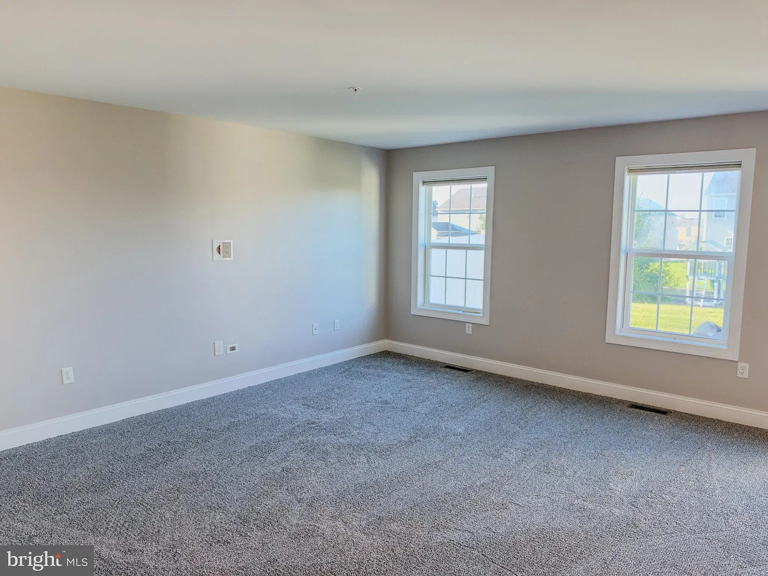 3 bed, 2.5 bath, 1660 sqft, $2,250 — Photo 2