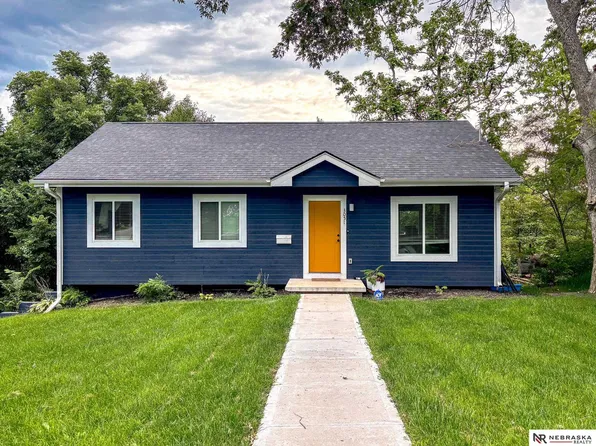 3051 S 30th St, Omaha, NE 68105