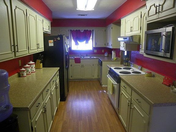 2nd image of 109 Pebble Creek St