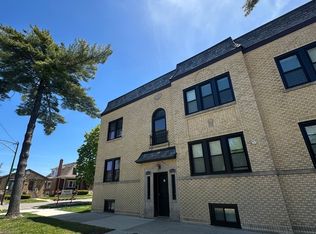 5701 W Seminole St #2, Chicago, IL 60646