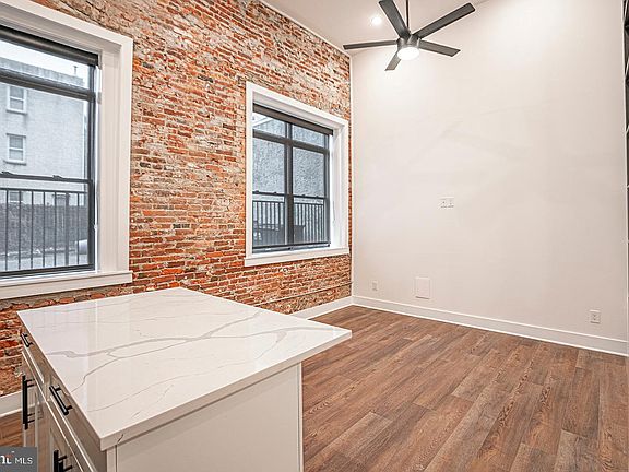 5th image of 1211 Bainbridge St Unit 1D