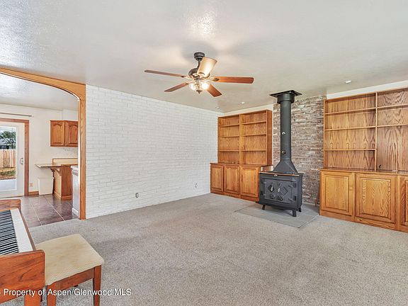2nd image of 577 Steele St