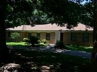 5901 Cedar Rd, Ocean Springs, MS 39564