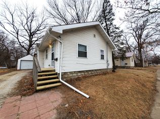 122 Mosley St, Waterloo, IA 50703