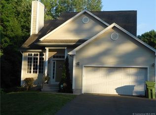 49 Clubhouse Rd, Windsor, CT 06095