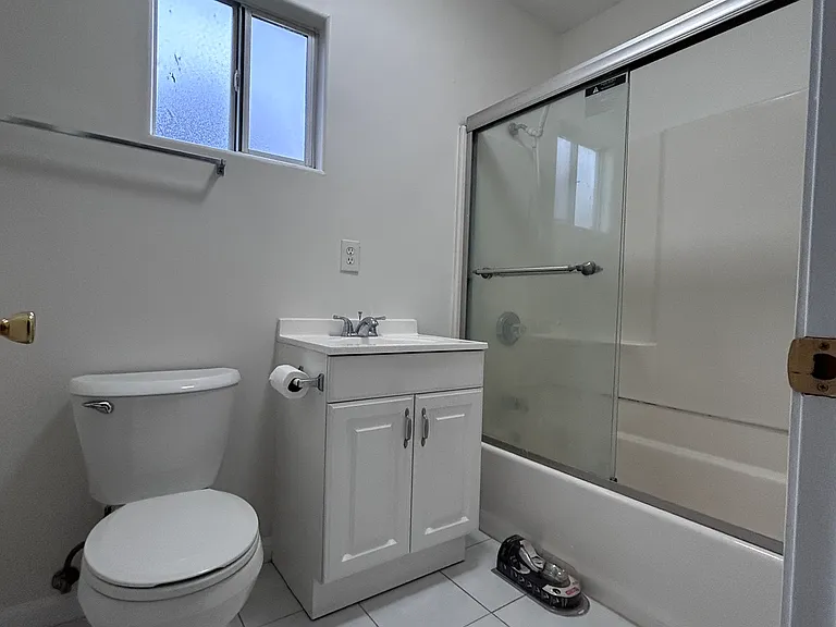 3749 1/2 N Charlotte Ave — Photo 5