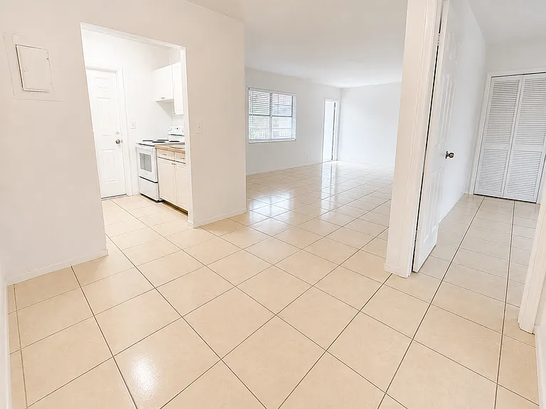 2830 Fillmore St — Photo 6