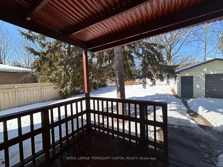 38 Bernick Dr #UPPER — Photo 8