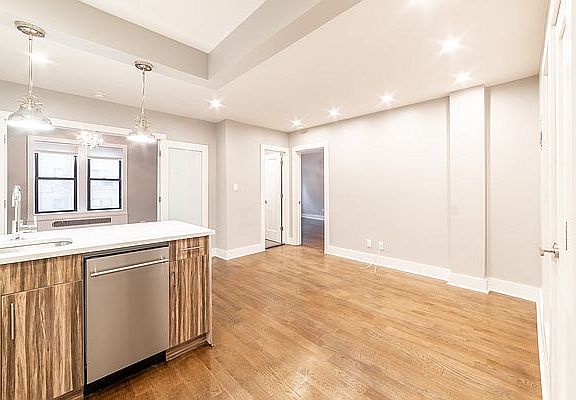 3rd image of 526 Flatbush Ave APT 3B