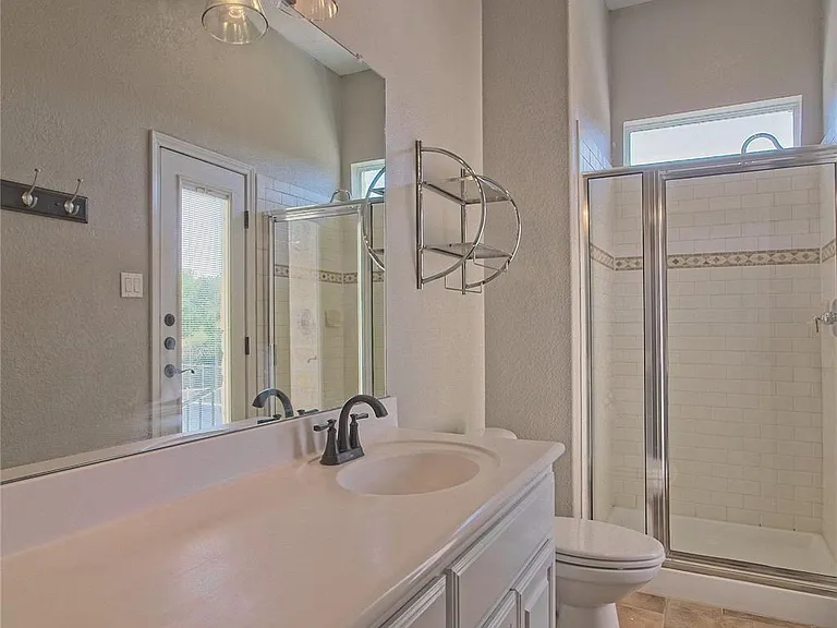 125 Waterford Ln — Photo 15