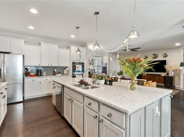 900 Lake Thrasher Dr, Chesapeake, VA 23320