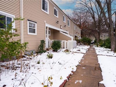 255 N Michigan St APT 100, Lawrence, KS, 66044