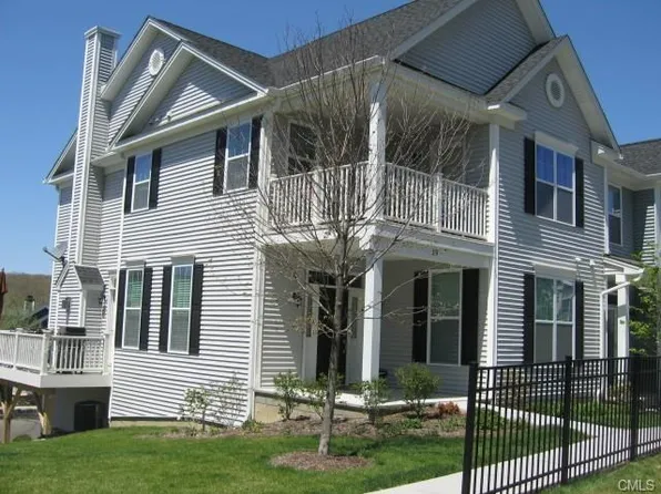 19 Warrington Round, Danbury, CT 06810