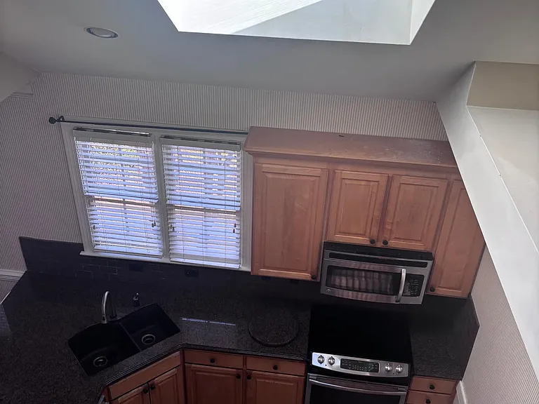 4312 Gray Bluff Ct — Photo 10