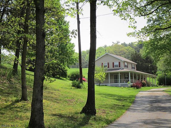 2nd image of 1692 Cherry Ln