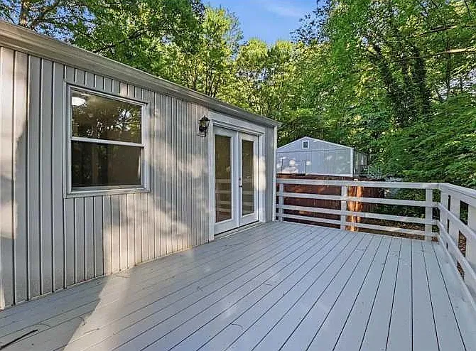 1 bed, 1.0 bath, 1300 sqft, $1,300 — Photo 2