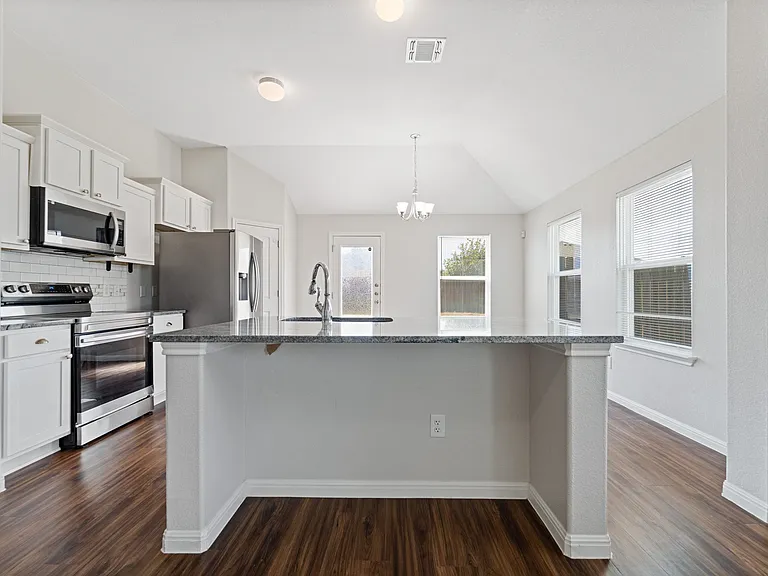 6607 Catherine Dr — Photo 7