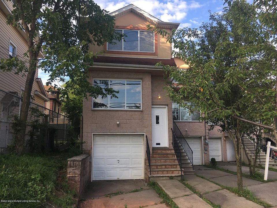 1st image of 2520 Richmond Ter