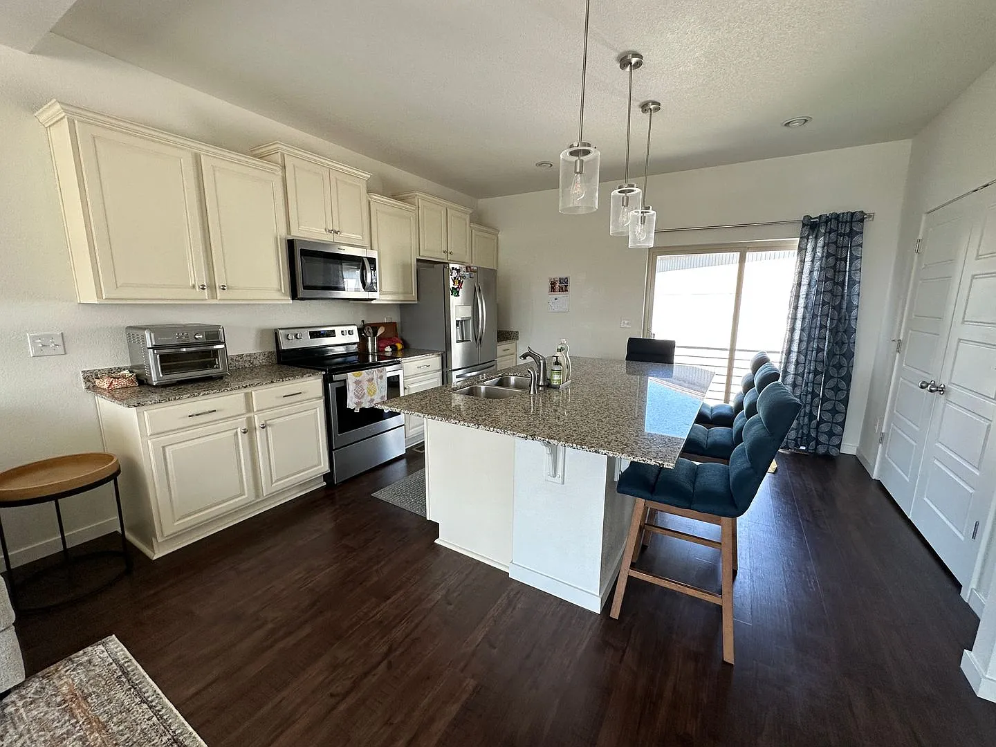 Gorgeous 2 Bedroom Carriage Home In The Stunning Banning Lewis Ranch Neighborhood — Photo 3