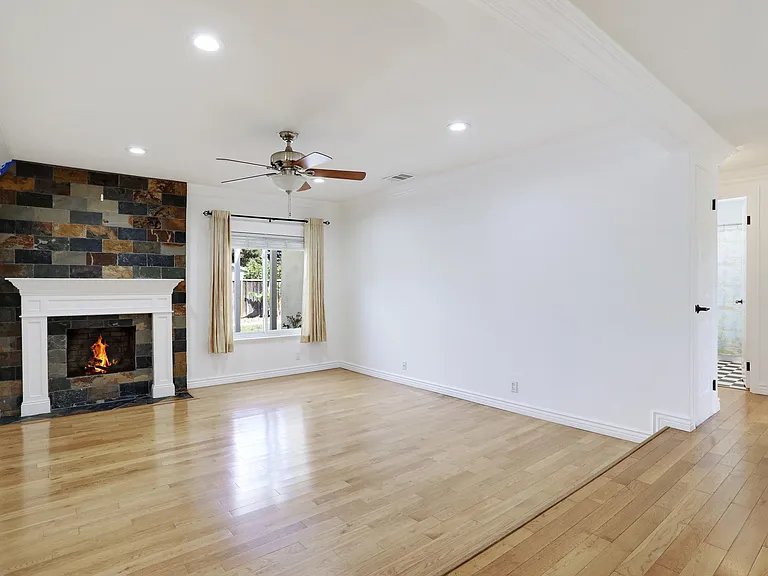 3209 Warwick Rd — Photo 5