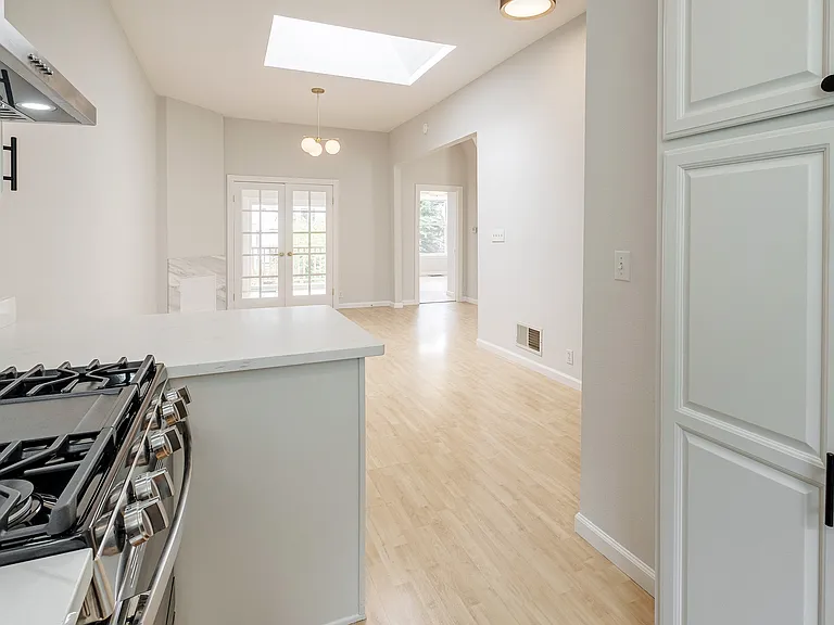 136 Beulah St #2 — Photo 10